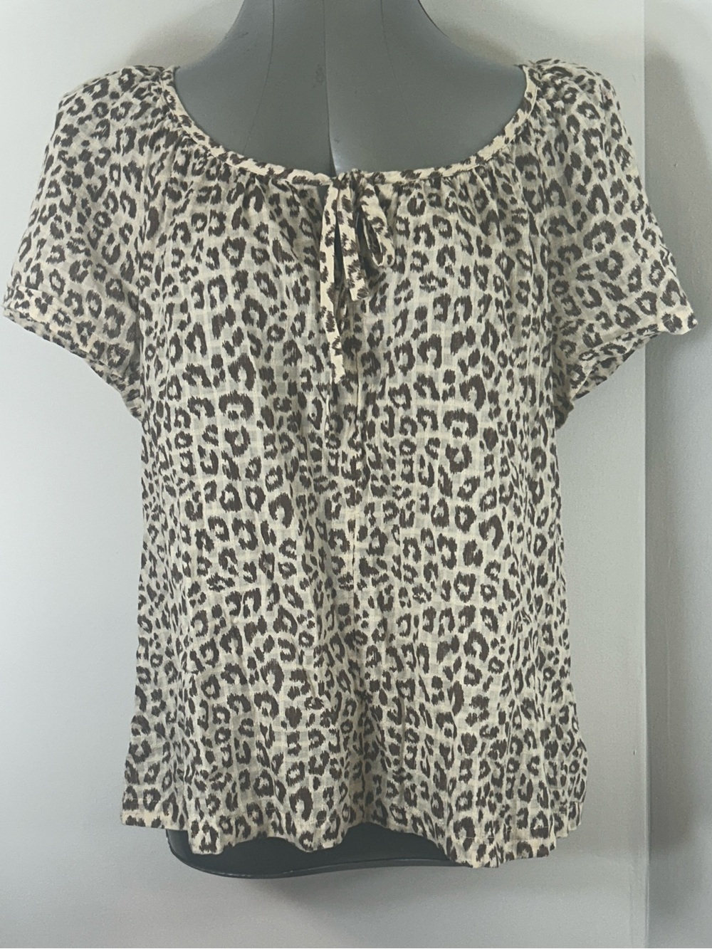 GAP Women's Short Sleeve Leopard Print Top - Cream and Brown
